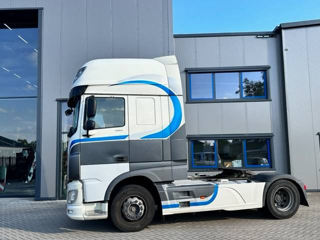 Sattelzugmaschine DAF XF 106 460 Super Space Cab 780.000km: das Bild 9