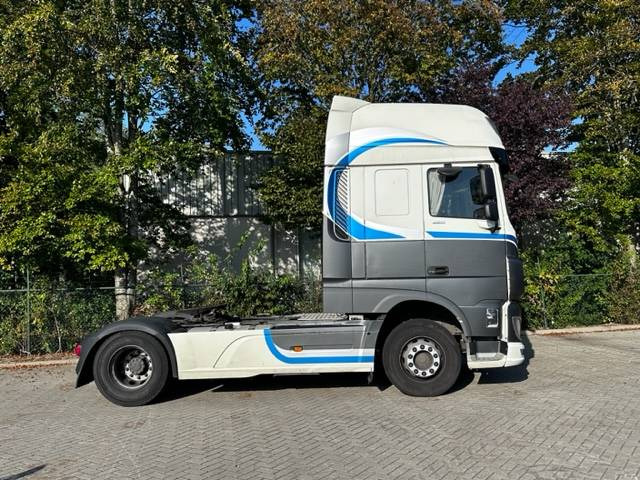 Sattelzugmaschine DAF XF 106 460 Super Space Cab 780.000km: das Bild 20