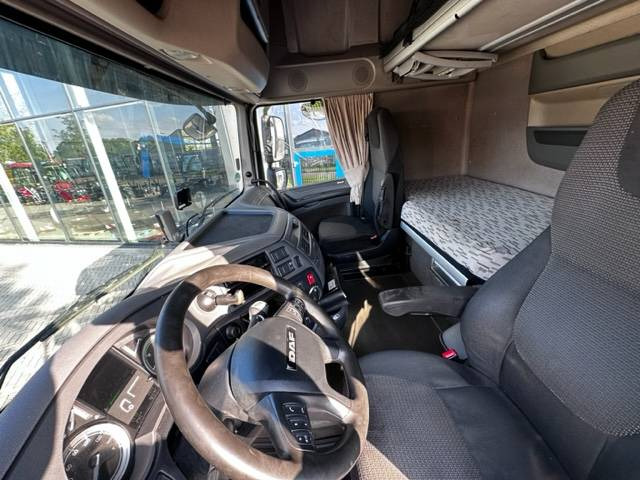 Sattelzugmaschine DAF XF 106 460 Super Space Cab 780.000km: das Bild 7