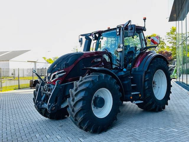 Traktor Valtra Q305 DEMO Super Compleet!: das Bild 16