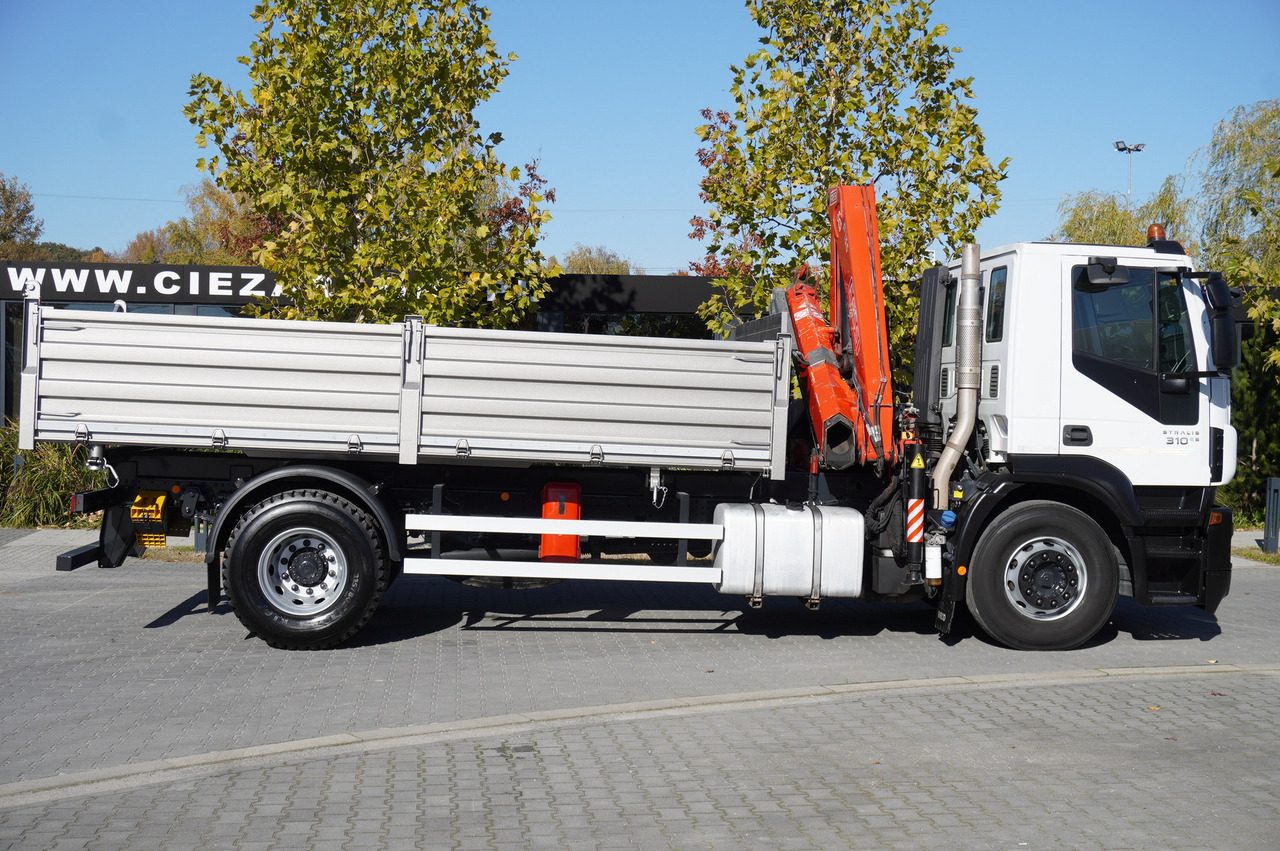 Mobilkran IVECO Stralis 310 E6 / NEW 3-sided tipper / Fassi F135 crane with remote control: das Bild 24