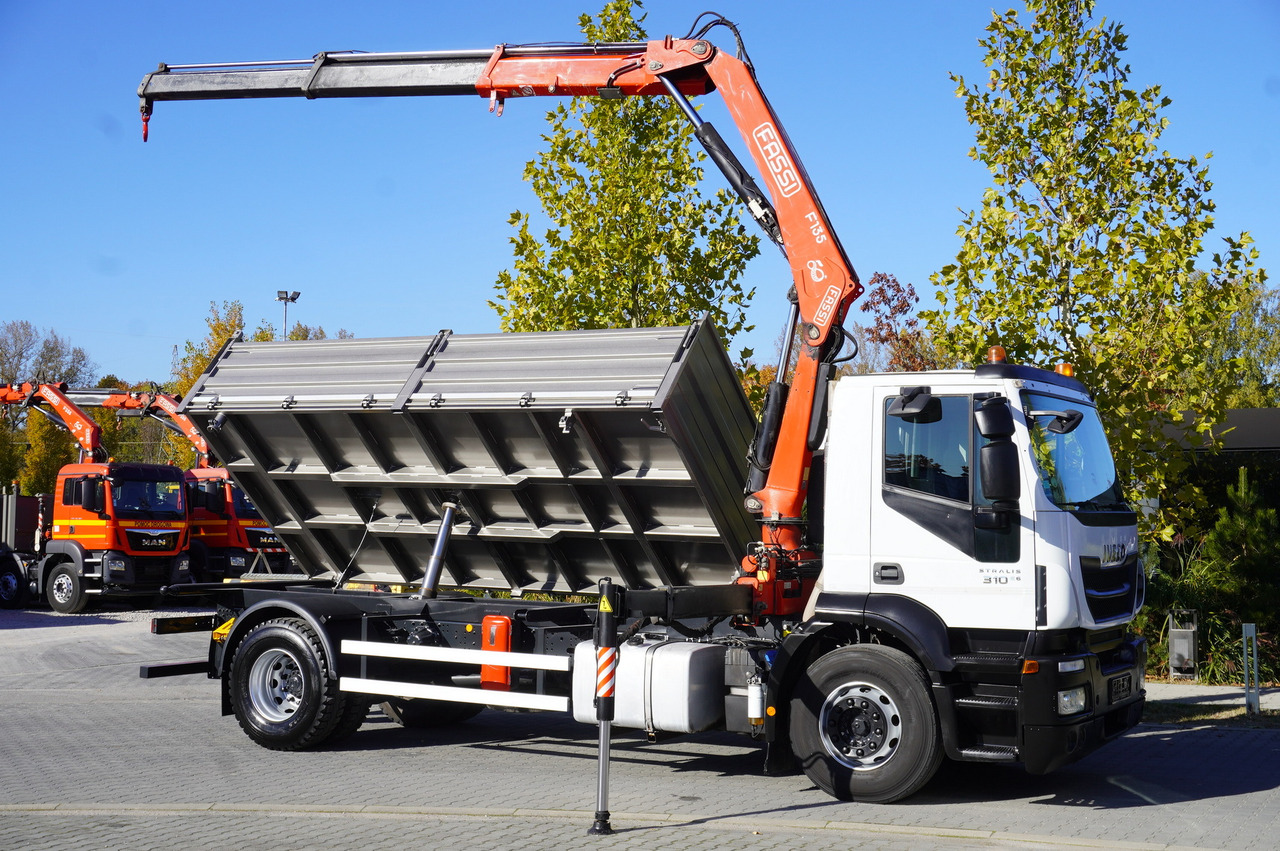 Mobilkran IVECO Stralis 310 E6 / NEW 3-sided tipper / Fassi F135 crane with remote control: das Bild 18