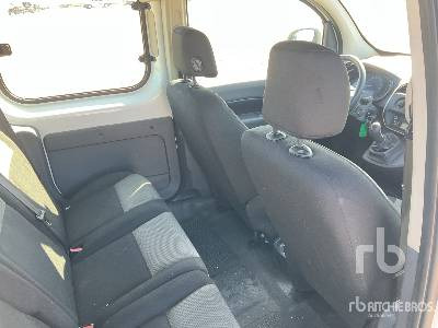 PKW RENAULT KANGOO COMBI: das Bild 16