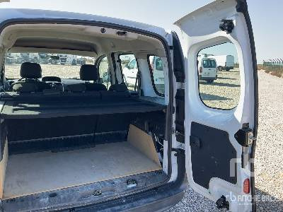 PKW RENAULT KANGOO COMBI: das Bild 19