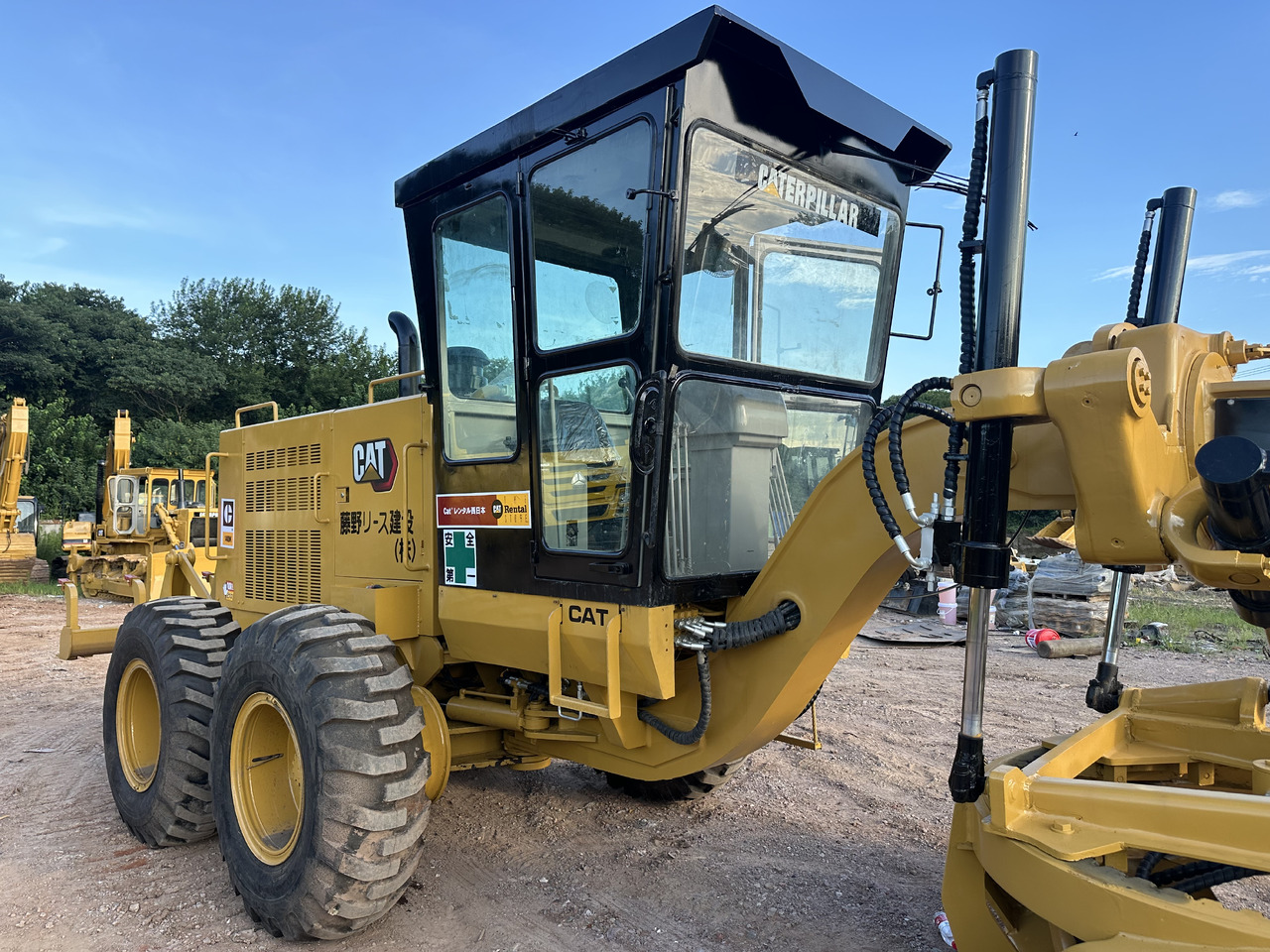 Grader CATERPILLAR 140K: das Bild 12