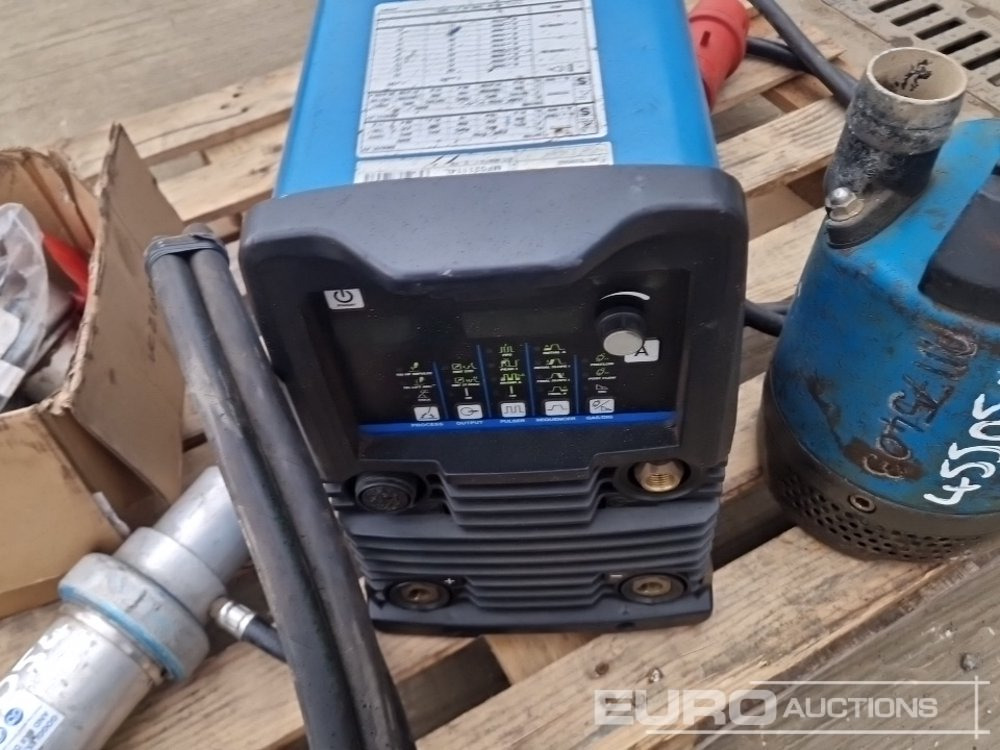 Baugeräte Hydraulic Impact Wrench (2 of), Miller 415Volt Welder, Submersible Pump: das Bild 12